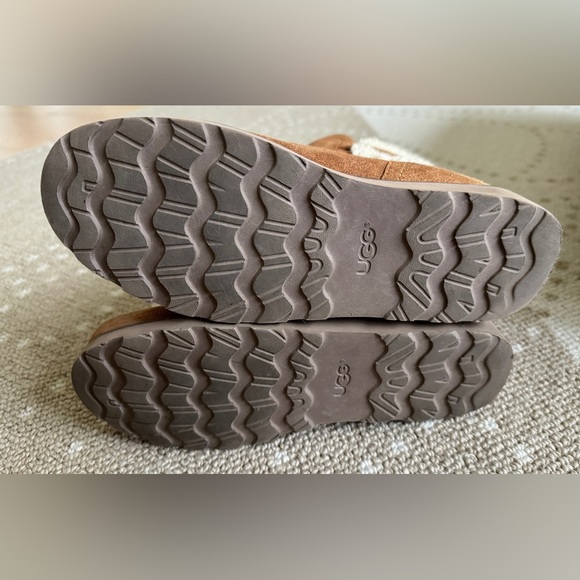 UGG Buckle Boot - Picture 5 of 9